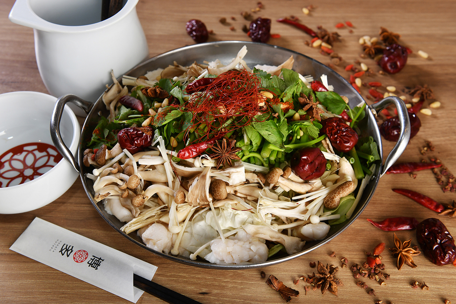 薬膳きのこもつ火鍋